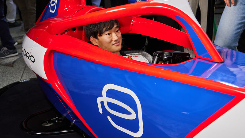 Yuki Tsunoda, del team Visa CashApp RB F1, all'evento Piquadro