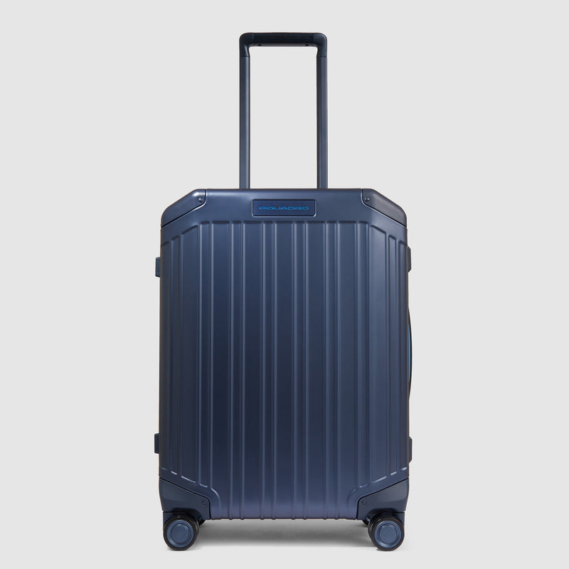 Slim, 4 wheel cabin suitcase