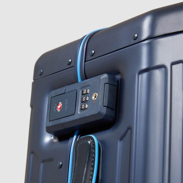 Slim, 4 wheel cabin suitcase