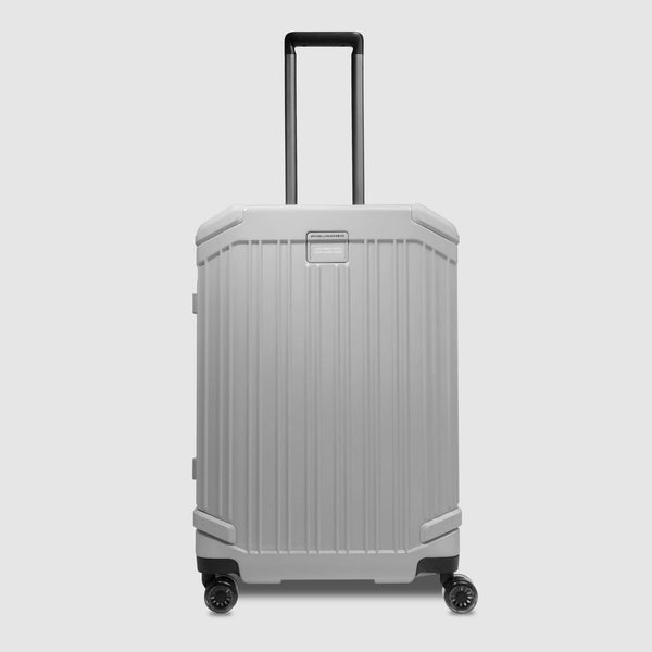 Medium size, expandable 4 wheel suitcase