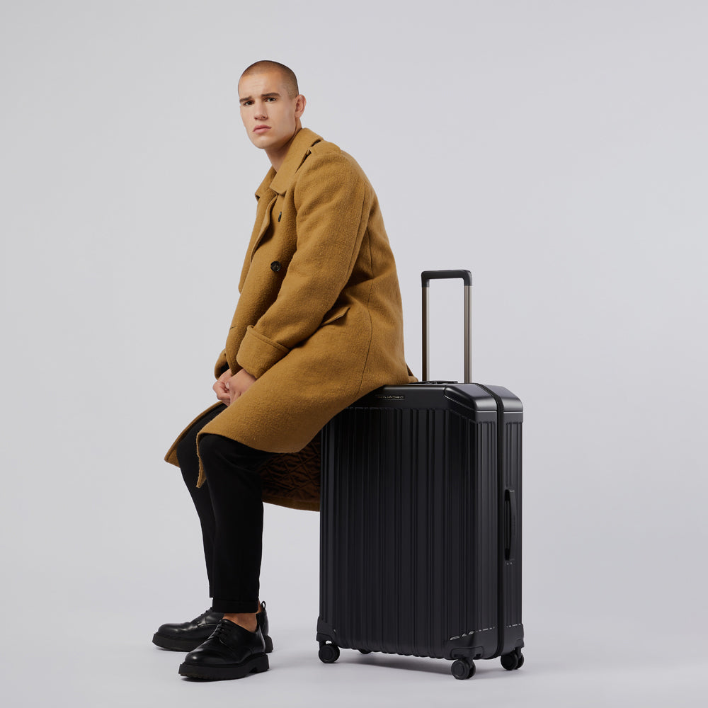 Piquadro suitcase discount