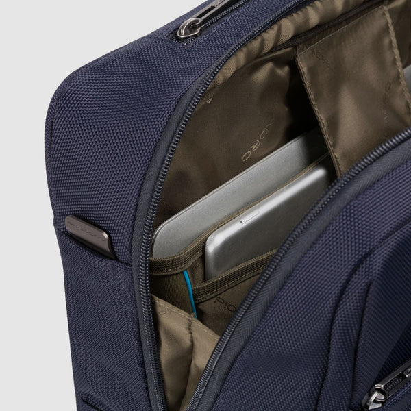 Slim laptop bag with wheels 15,6"