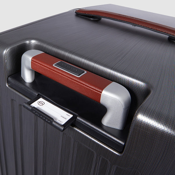 Hardside 4 wheel suitcase in trunk shape