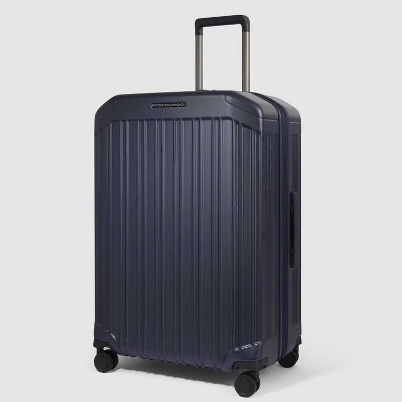 Expadable, large 4 wheel suitcase