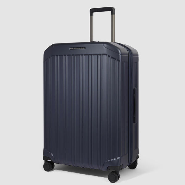 Expadable, large 4 wheel suitcase