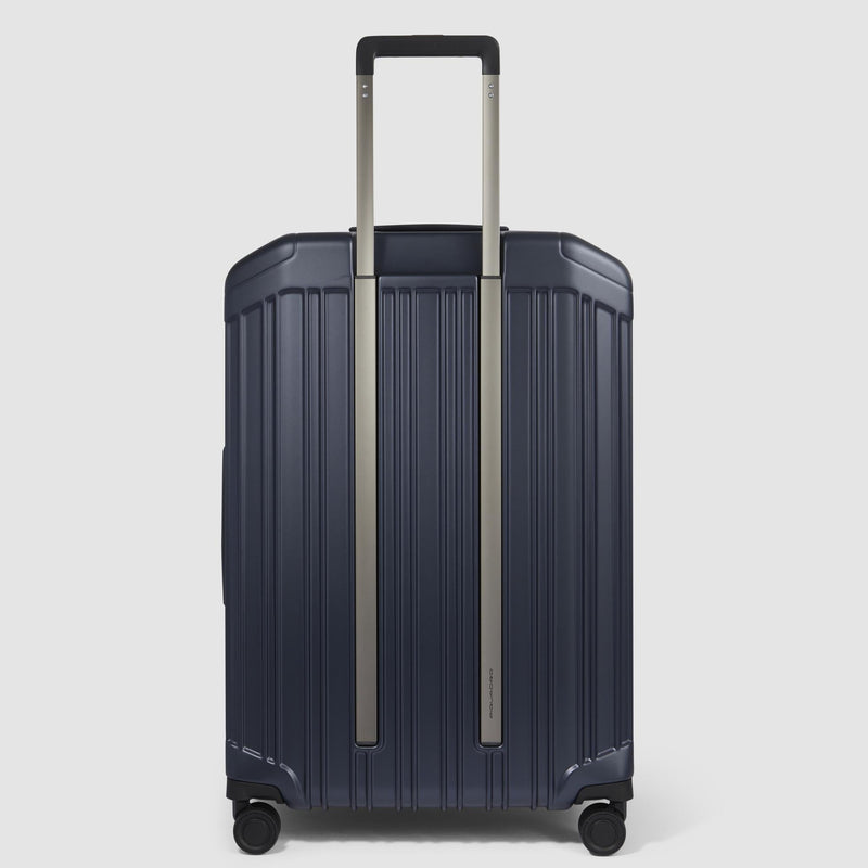 Expadable, large 4 wheel suitcase