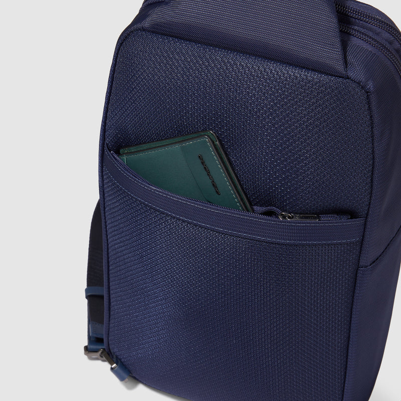 Men's mono sling bag for iPad® in recycled fabric