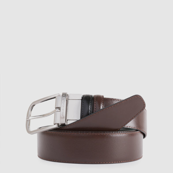 Men’s leather belt with prong buckle