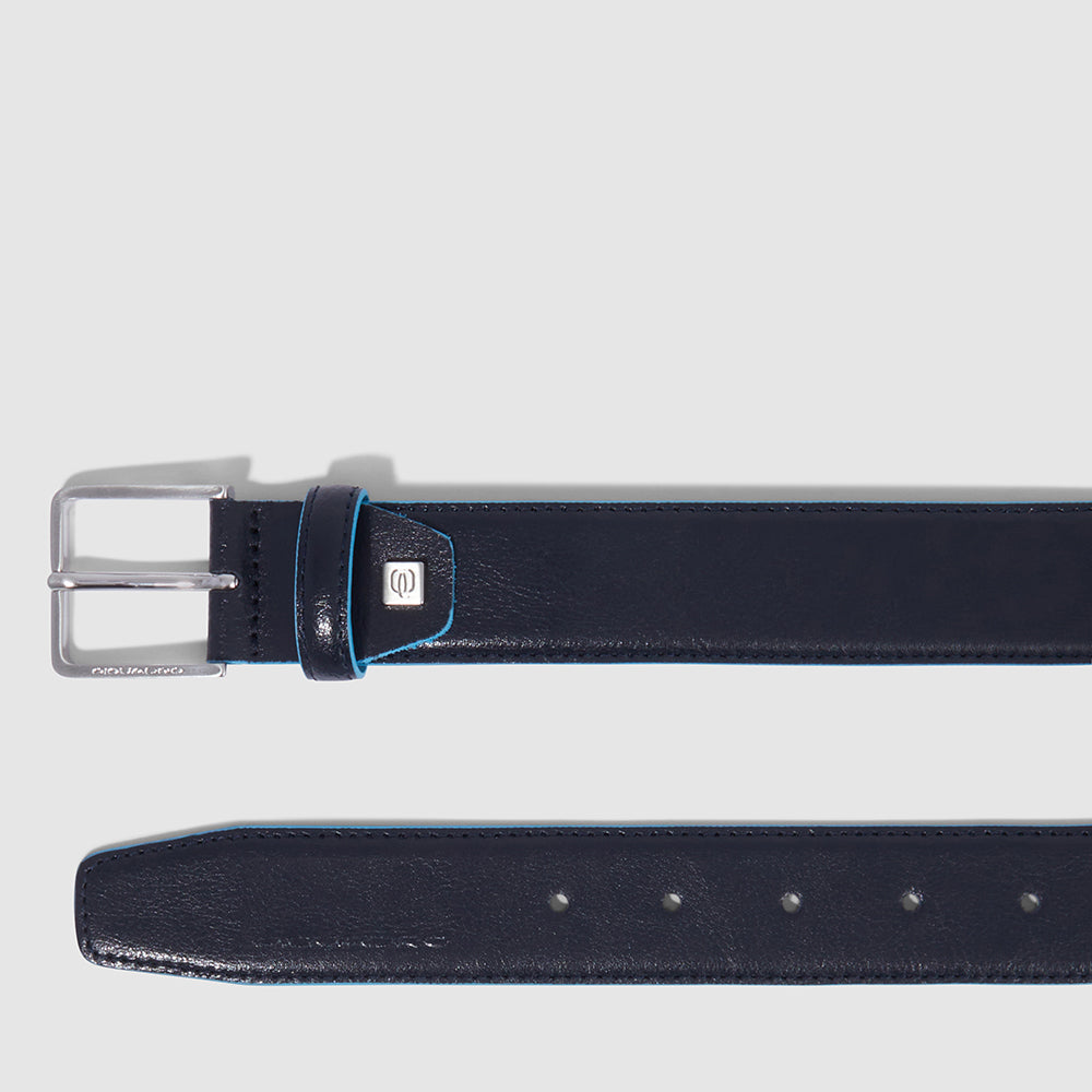 Men's leather belt with prong buckle