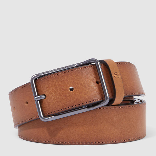 Men’s leather belt with prong buckle