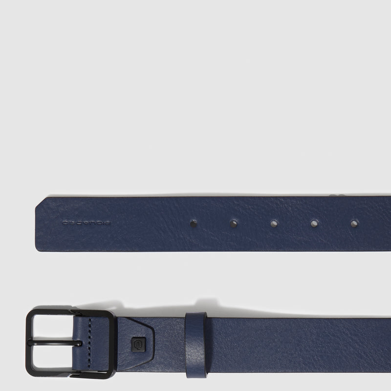 Men’s leather belt with prong buckle