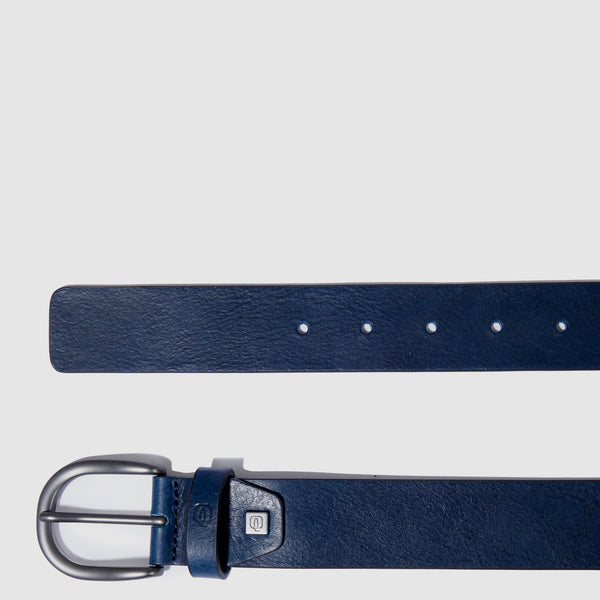 Men’s leather belt with prong buckle