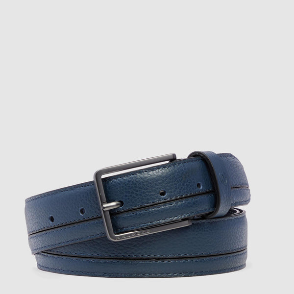 Men’s leather belt with prong buckle