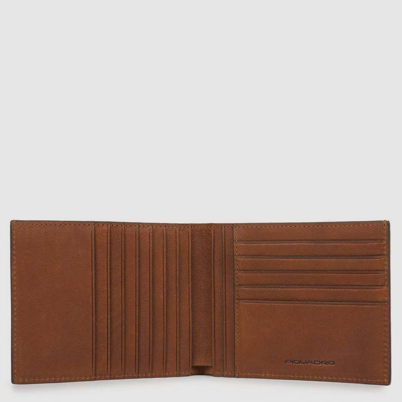 Men’s wallet with twelve credit card slots