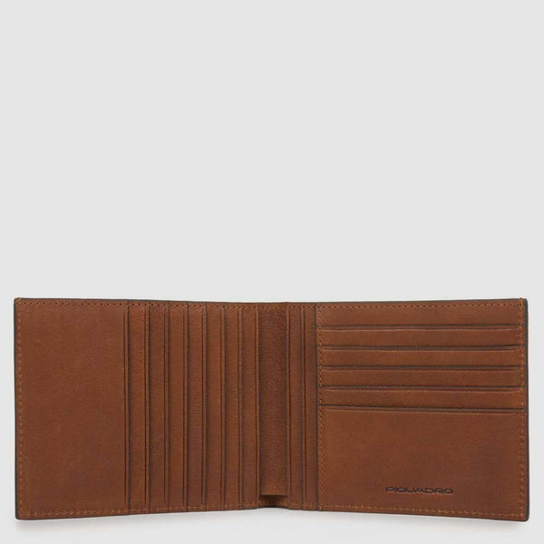 Men’s wallet with twelve credit card slots