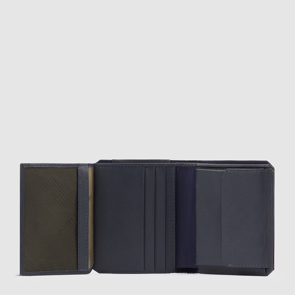 Vertical men’s wallet with coin pocket